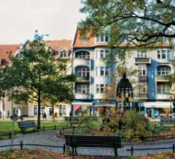 Berlin's largest continuous pedestrian zone, the historic old town of Spandau offers numerous opportunities to store, stroll and relax in charming cafés